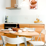 Als Küchenmöbelfront wirkt Furnier elegant und individuell © Sarah Maier